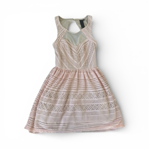 Dresses & Skirts - Light Pink Lace Dress | Size 3